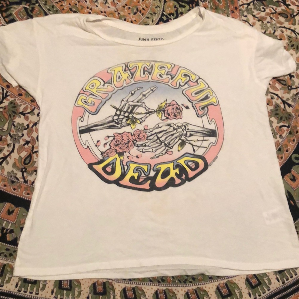 Grateful dead T-shirt! ❤️⚡️💙